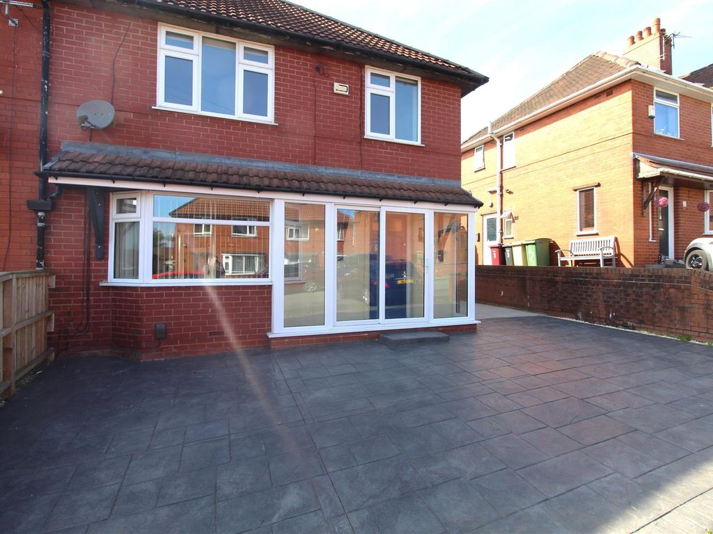 3 bed semidetached house to rent in Half Acre Lane, Blackrod, Bolton