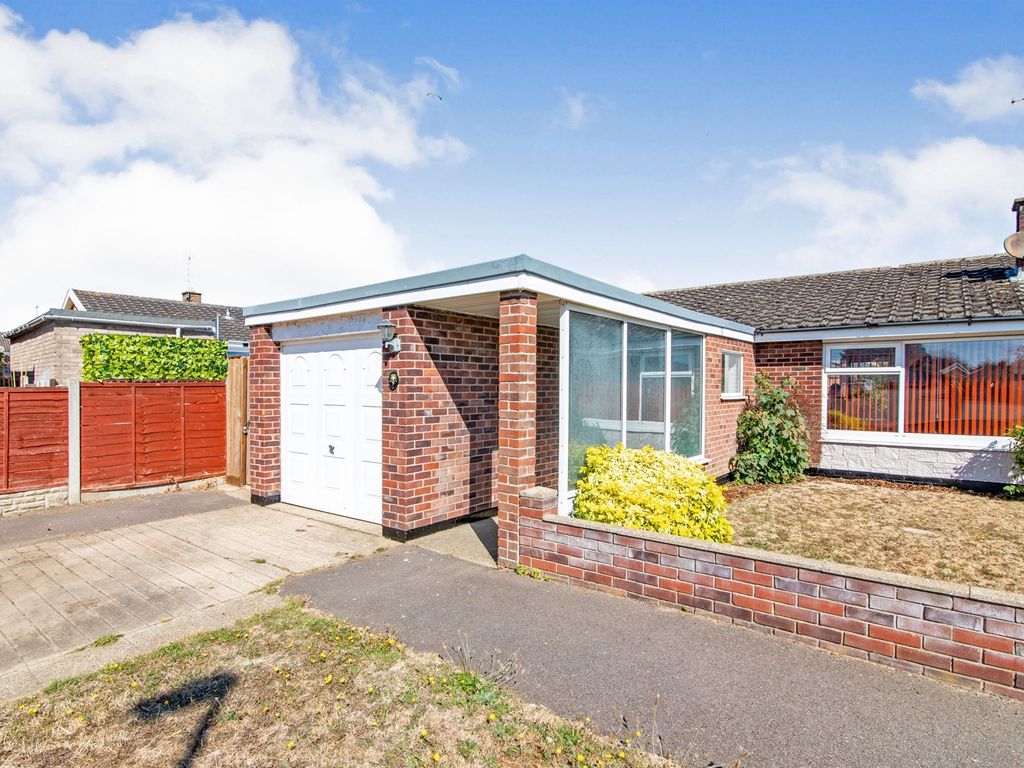 3 bed semidetached bungalow for sale in The Gap, Lowestoft NR33, £