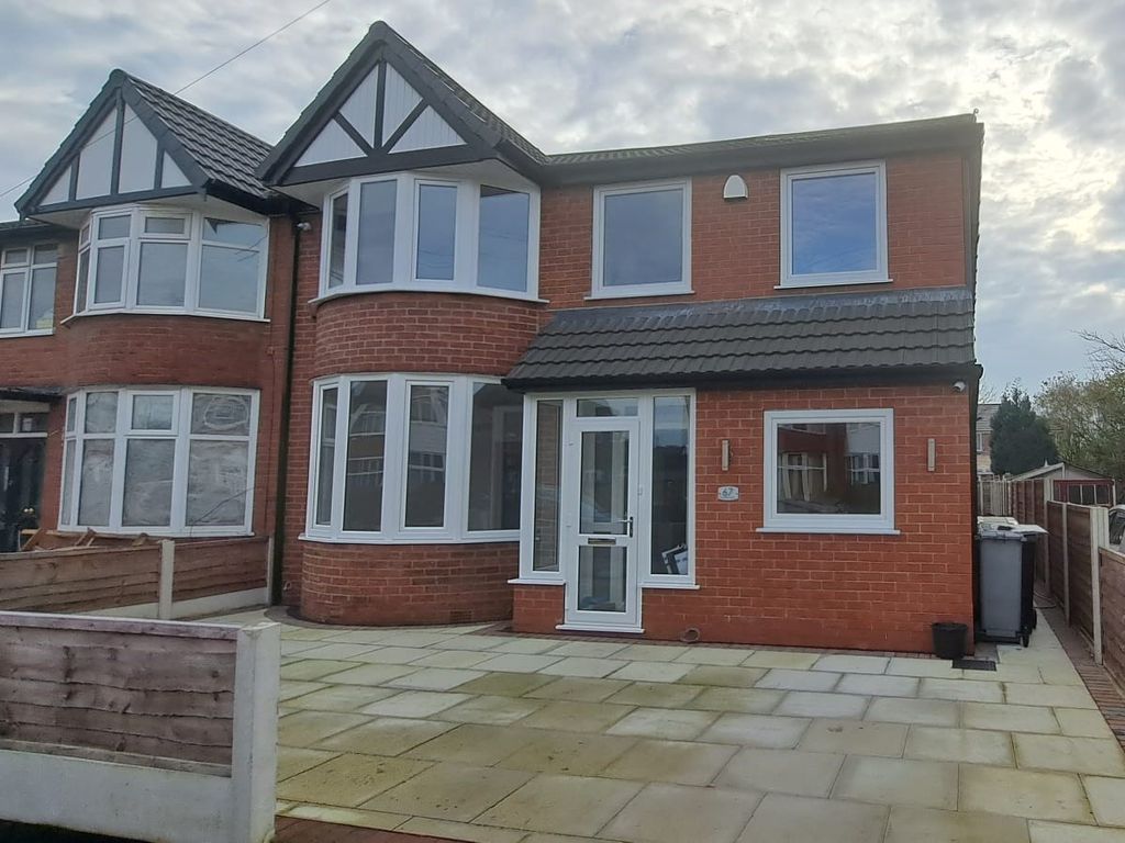 4 bed semidetached house for sale in Chestnut Drive, Sale M33 Zoopla