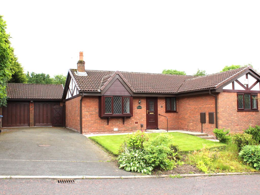 3 bed detached bungalow for sale in Juniper Croft, Clayton Le Woods