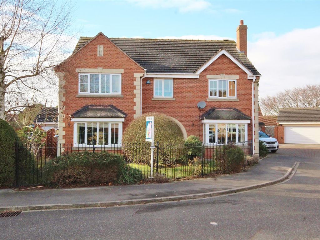 5 bed detached house for sale in Home Farm Close, Hensall, Goole DN14
