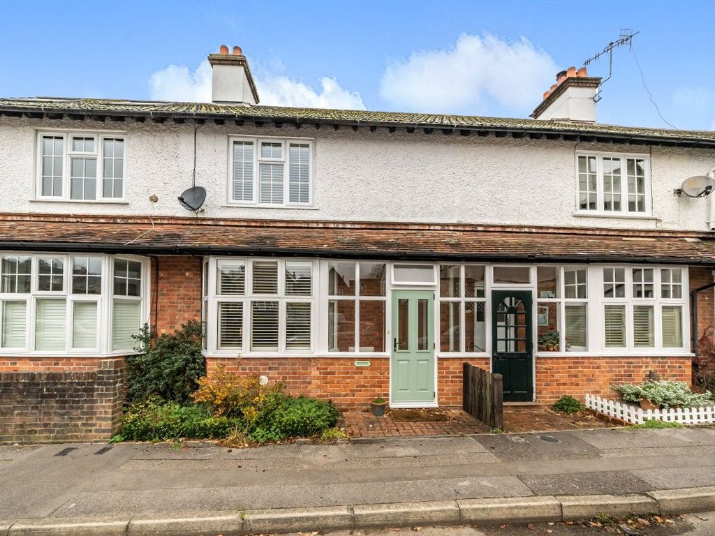 3 bed semidetached house for sale in Popes Mead, Haslemere, Surrey