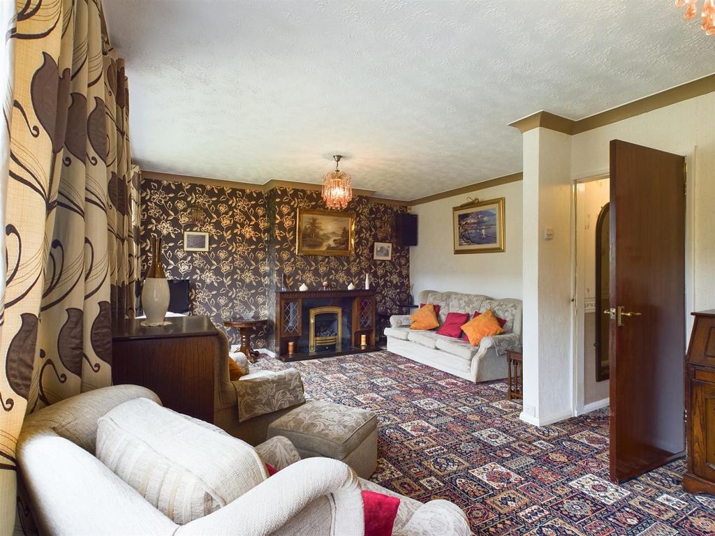 4 bed property for sale in Everest Road, Hyde SK14 Zoopla