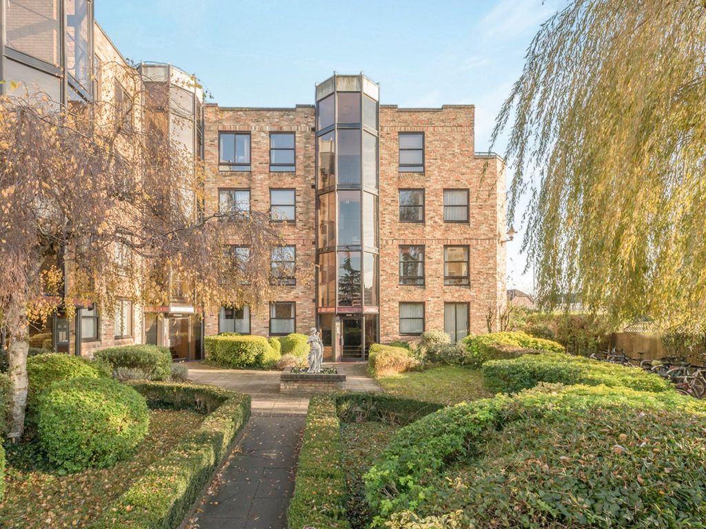 1 bed property to rent in Midsummer Court, Manhattan Drive, Cambridge
