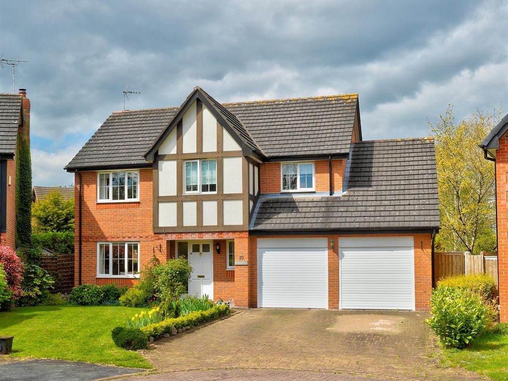 5 bed detached house for sale in Kensington Drive, Willaston, Cheshire