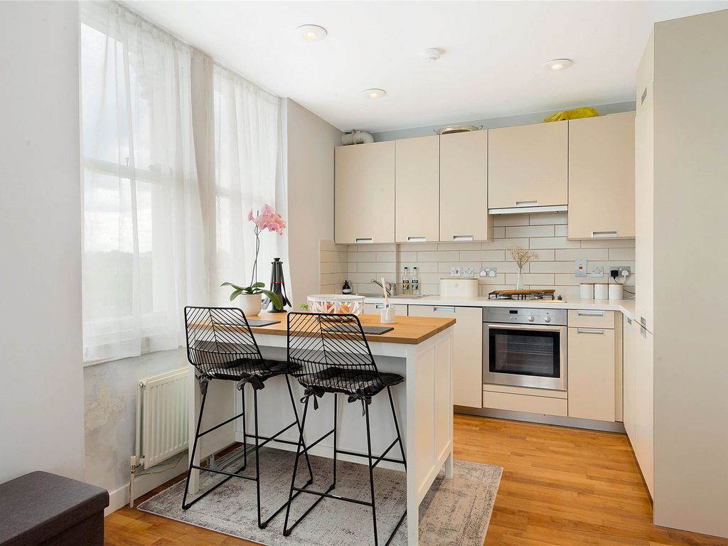 Shaftesbury Park Chambers, Ashbury Road, London SW11