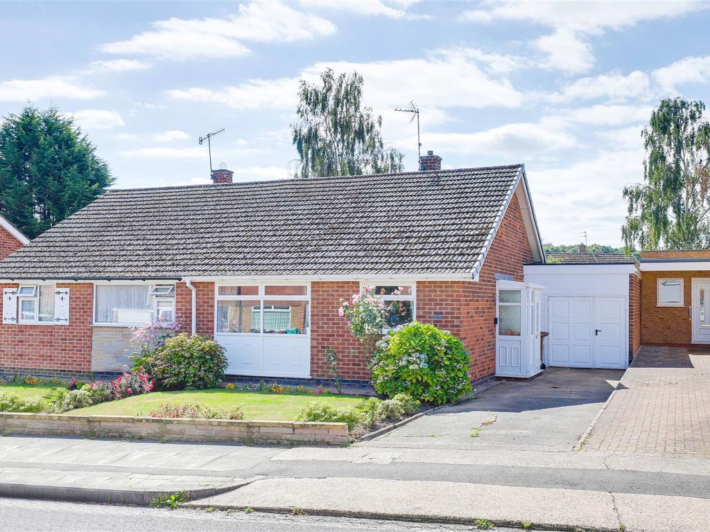 2 bed semidetached bungalow for sale in Wroxham Drive, Nottinghamshire