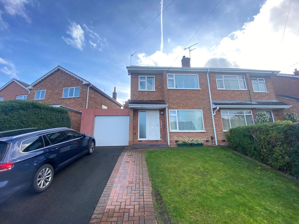 3 bed semidetached house for sale in Tower View Crescent, Church Farm