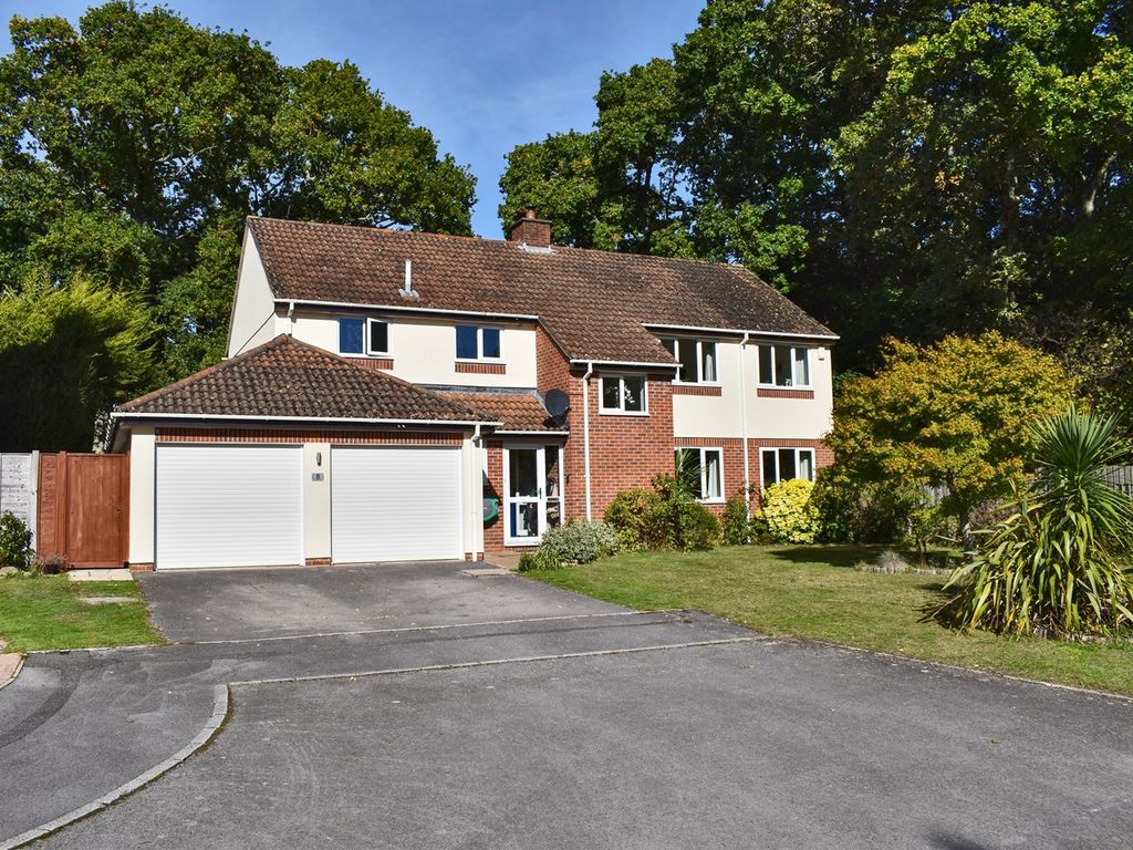 4 bed detached house for sale in Badgers Copse, New Milton BH25 Zoopla
