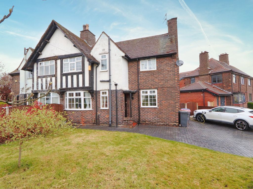 3 bed semidetached house for sale in Liverpool Road, Irlam, Manchester