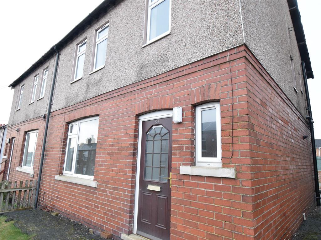 3 bed semidetached house to rent in Upper Lane, Netherton, Wakefield