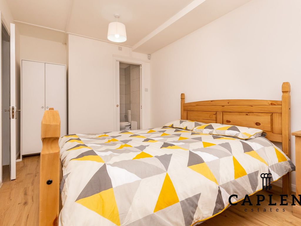 1 bed property to rent in 23 Ford End, Woodford Green IG8, £900 pcm