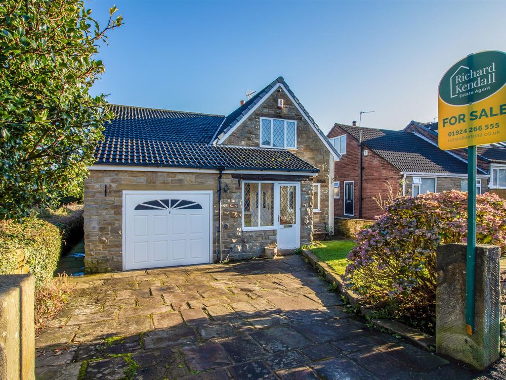 4 bed detached house for sale in South Lane, Netherton, Wakefield WF4