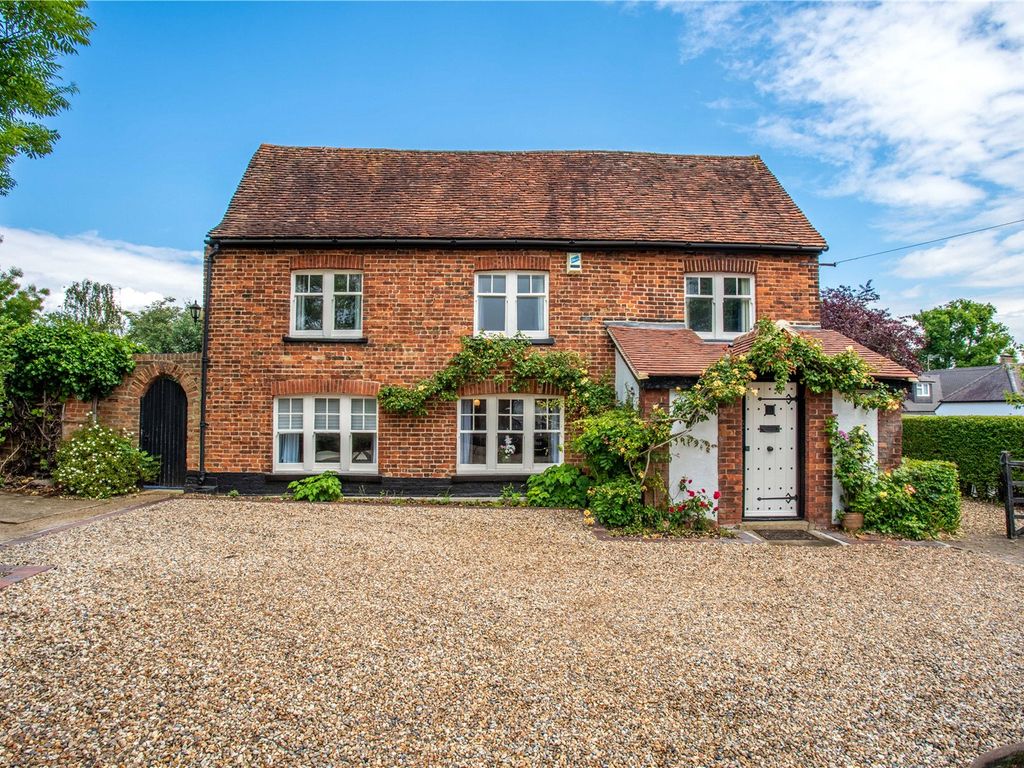 5 bed detached house for sale in Orchard Drive, Theydon Bois, Epping