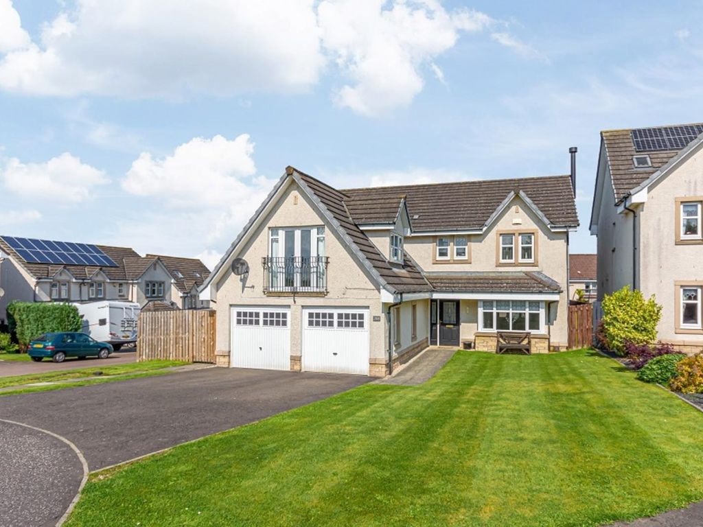 5 bed detached house for sale in Dover Drive, Dunfermline KY11, £