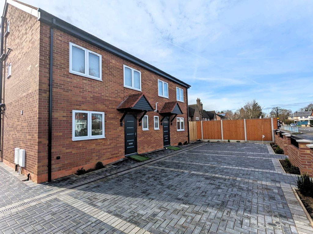 4 bed semidetached house for sale in Judge Heath Lane, Hayes, Greater