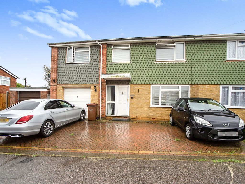5 bed semidetached house to rent in Everest Drive, Hoo, Rochester, Kent ME3 Zoopla