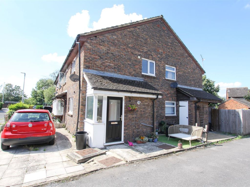 1 bed end terrace house for sale in Hindhead Close, Hillingdon UB8, £
