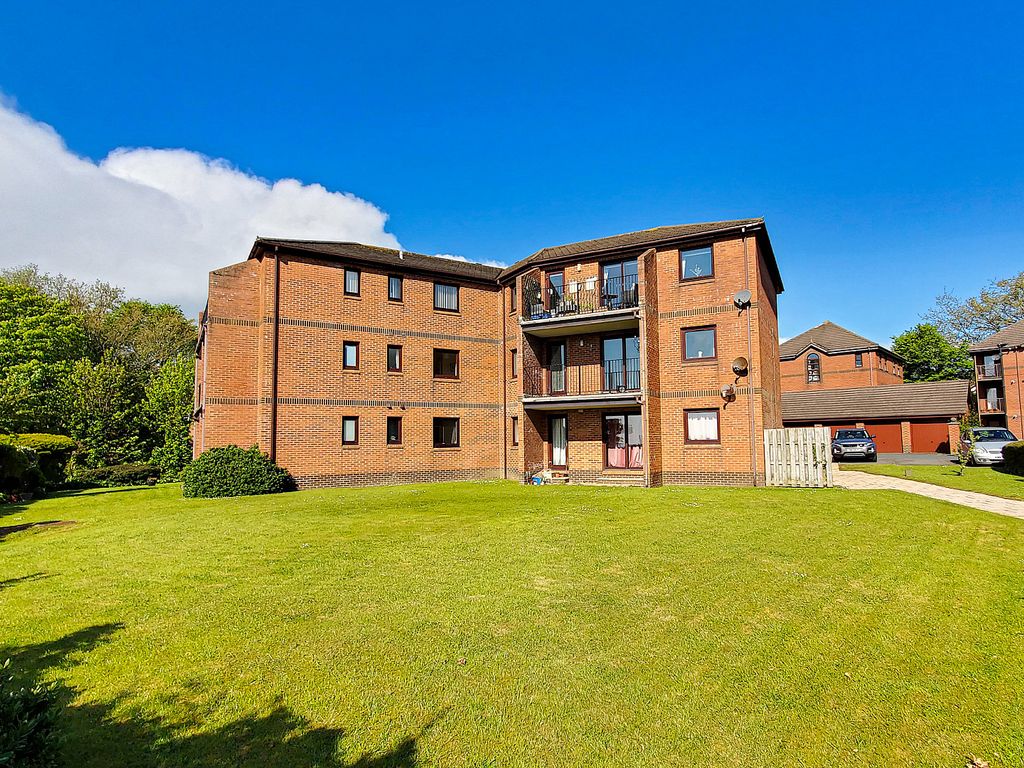 3 bed flat for sale in Apt. 16 Victoria Gardens, Victoria Road, Douglas