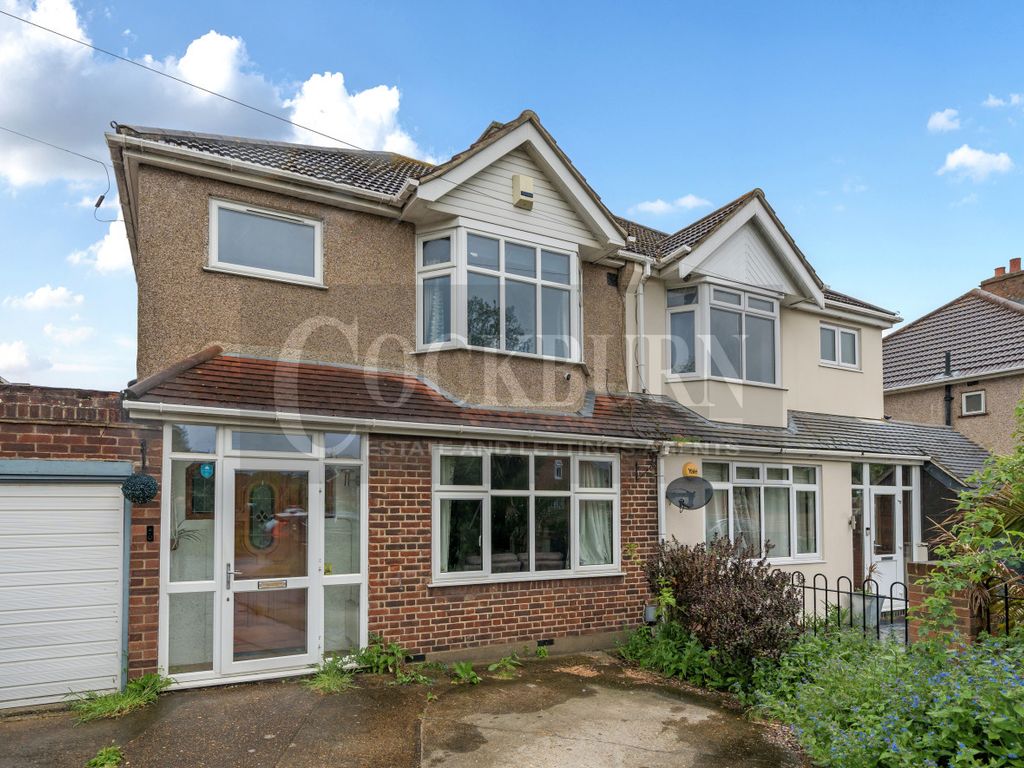 3 bed semidetached house for sale in Beaconsfield Road, London SE9 Zoopla