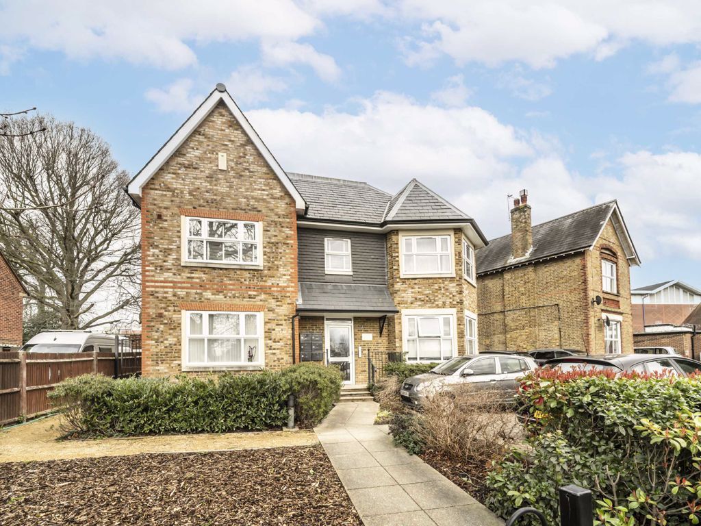 2 bed flat for sale in Elmwood Avenue, Feltham TW13 Zoopla