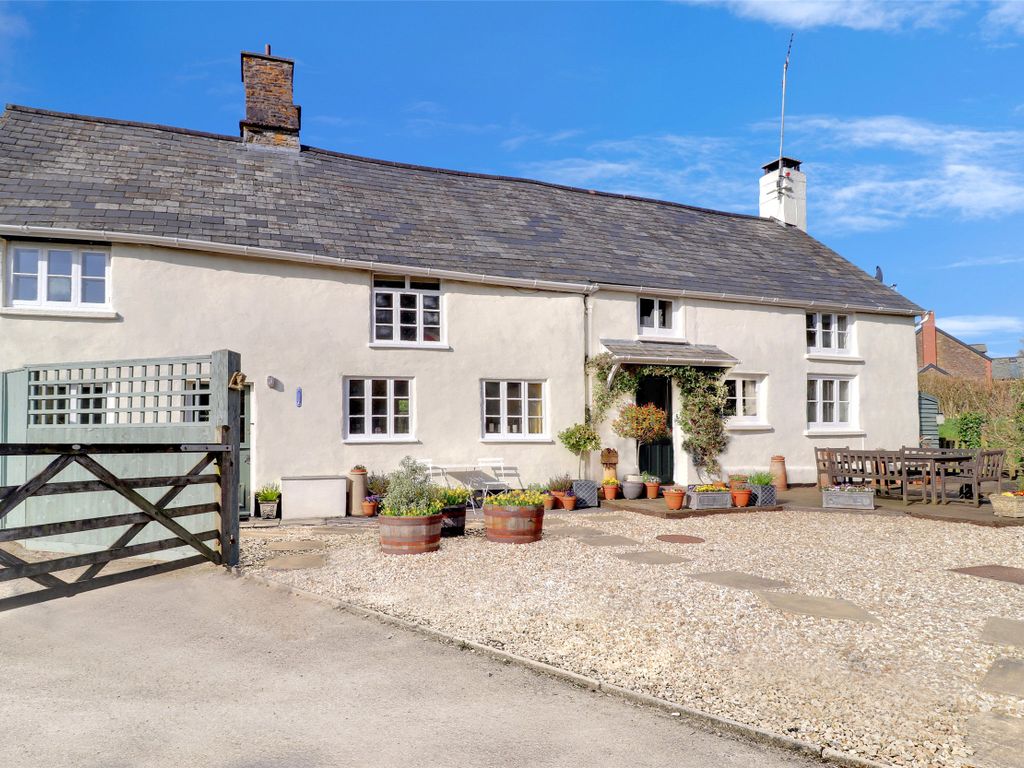 4 bed detached house for sale in Dulverton, Somerset TA22, £595,000