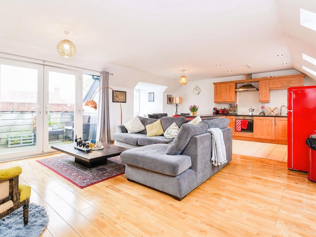 2 bed flat for sale in Waterhall Road, Fairwater, Cardiff CF5 Zoopla