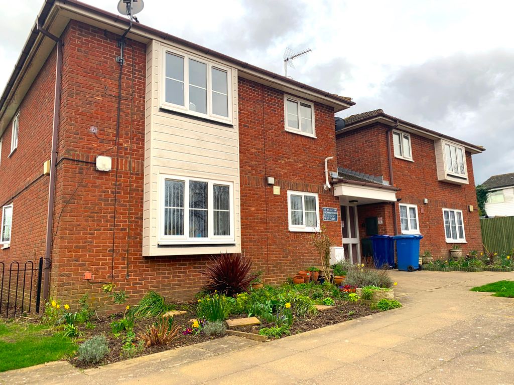 1 bed flat to rent in Love Lane, Faversham ME13, £795 pcm Zoopla