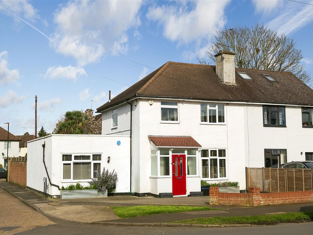 3 bed semidetached house for sale in Hanworth Road, Hampton TW12, £