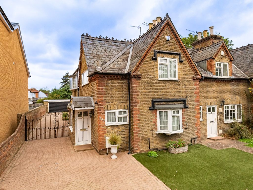 3 bed cottage for sale in Cranbrook Road, Ilford, Greater London IG6