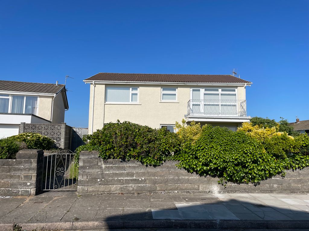 2 bed flat to rent in Rest Bay Close, Porthcawl CF36 Zoopla