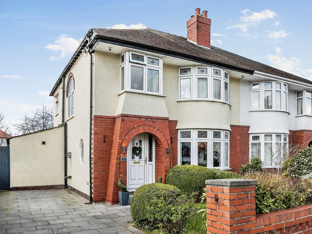 3 bed semidetached house for sale in Ronaldsway, Crosby, Liverpool