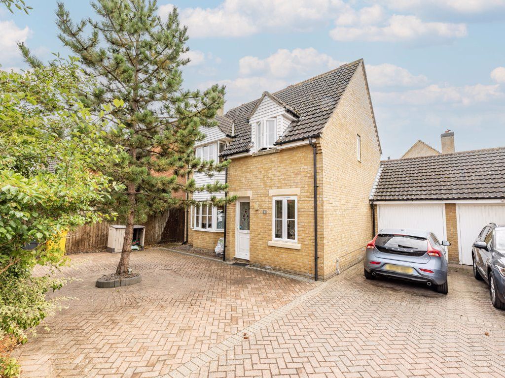 4 bed property to rent in Cypress Court, Dunmow CM6 Zoopla