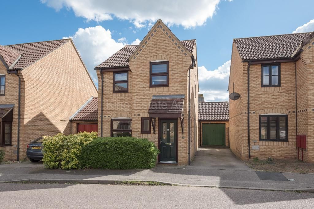 3 bed detached house for sale in Abbeydore Grove, Monkston, Milton