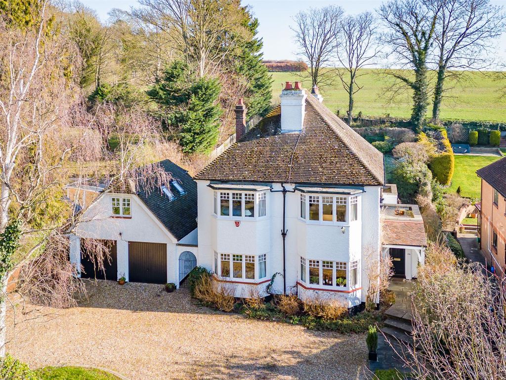 6 bed detached house for sale in New Road, Digswell, Welwyn AL6 Zoopla