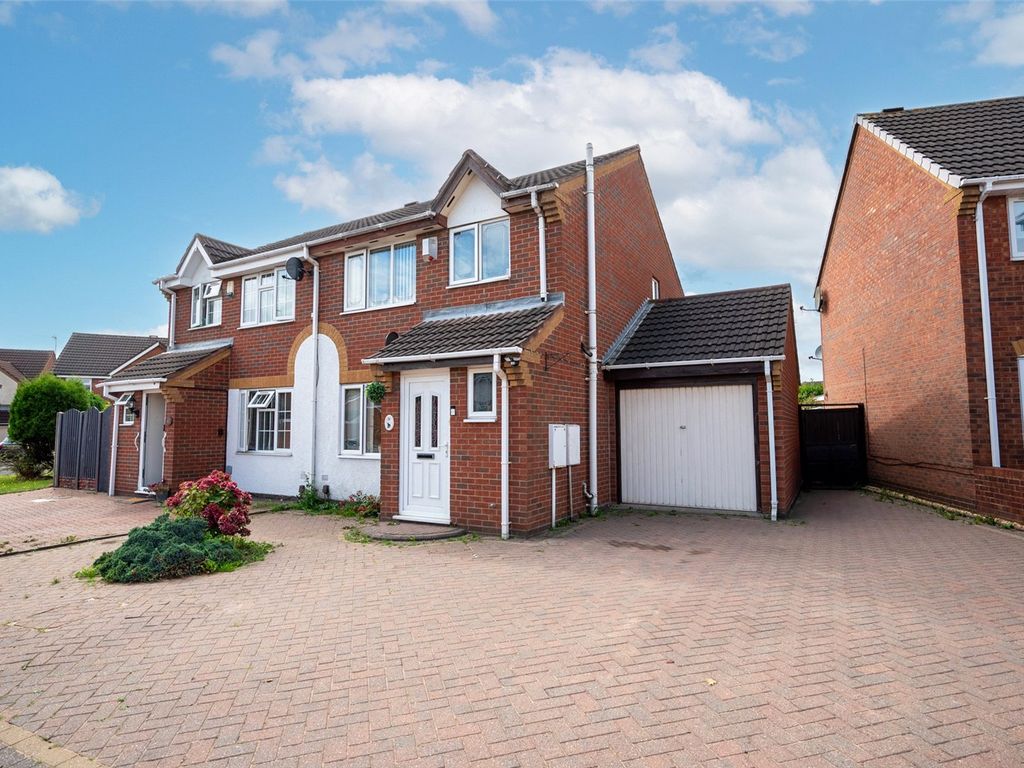 3 bed semidetached house for sale in Honeybourne Way, Willenhall, West