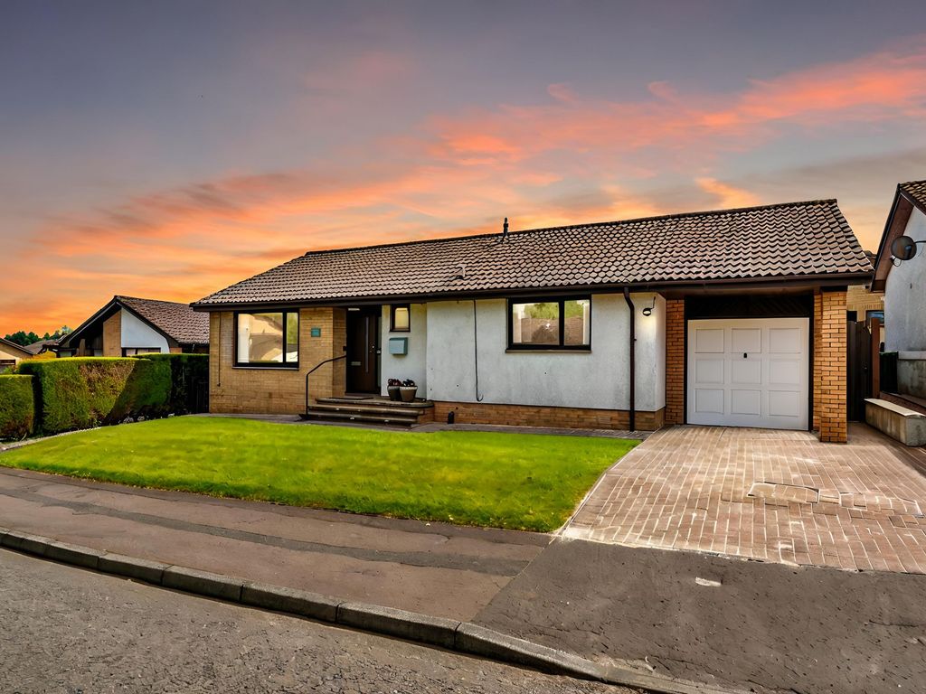 3 bed detached bungalow for sale in Duncan Green, Livingston EH54, £