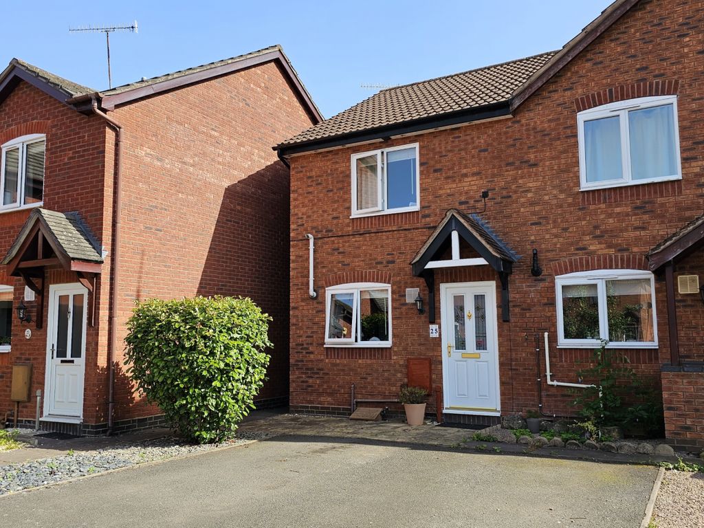 2 bed end terrace house for sale in Leeds Avenue, Warndon, Worcester
