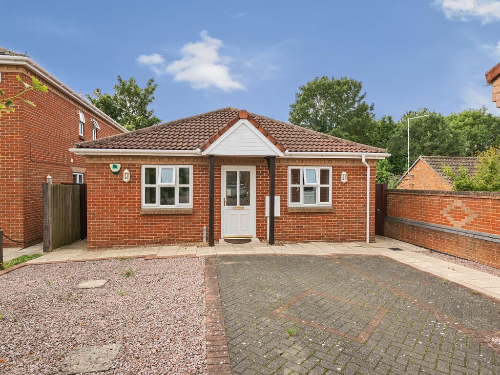 3 bed bungalow for sale in Mayfair Close, Fleet Hargate, Holbeach PE12