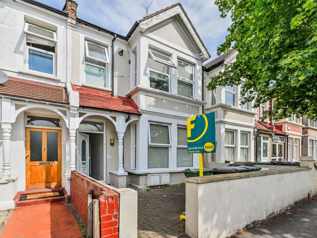 2 bed flat to rent in Abbotts Park Road, Leyton, London E10, £2,200 pcm