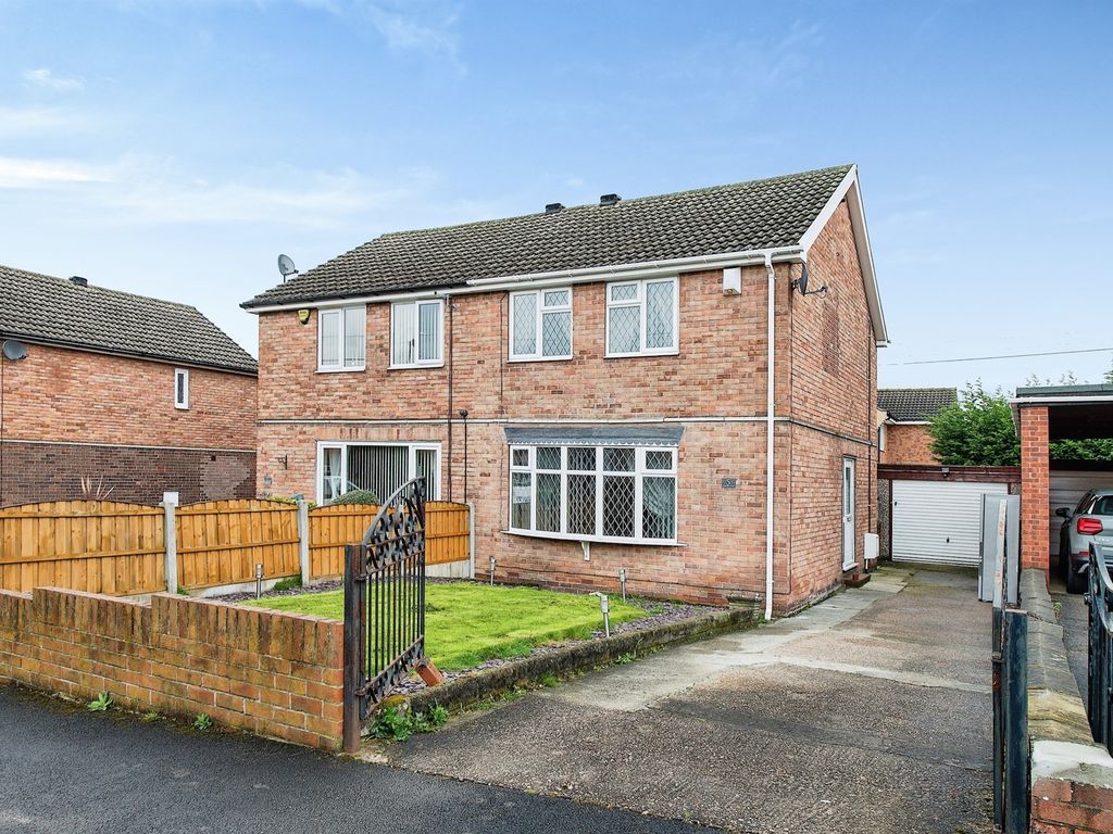 3 bed semidetached house for sale in St. Michaels Close, Castleford