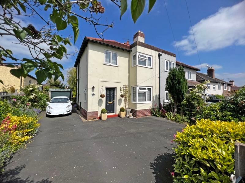 3 bed semidetached house for sale in Victoria Road, Bridgnorth WV16, £