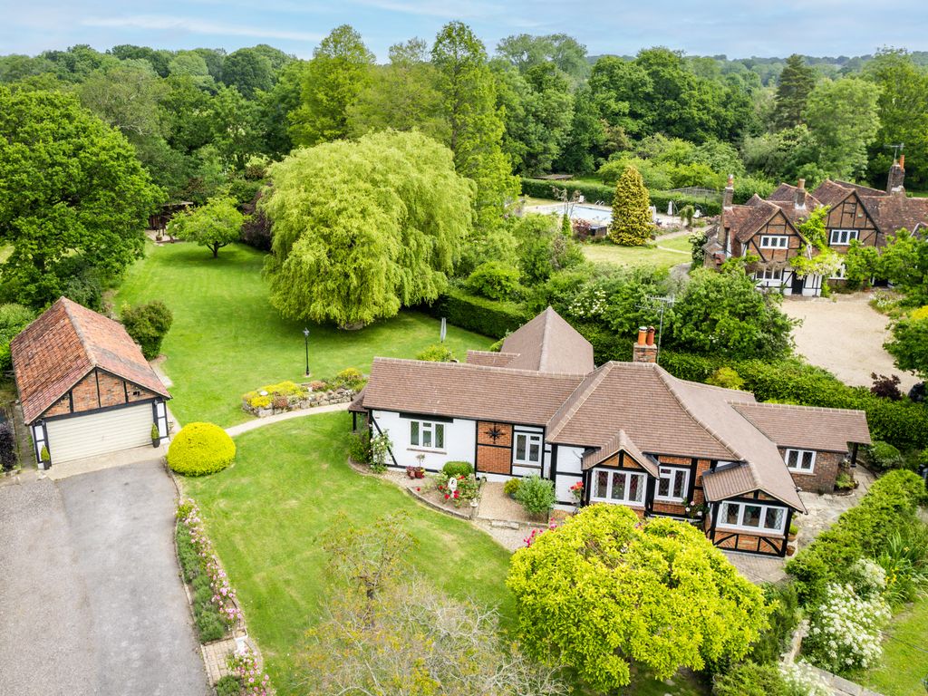 3 bed detached bungalow for sale in Cross Oak Lane, Redhill RH1 Zoopla