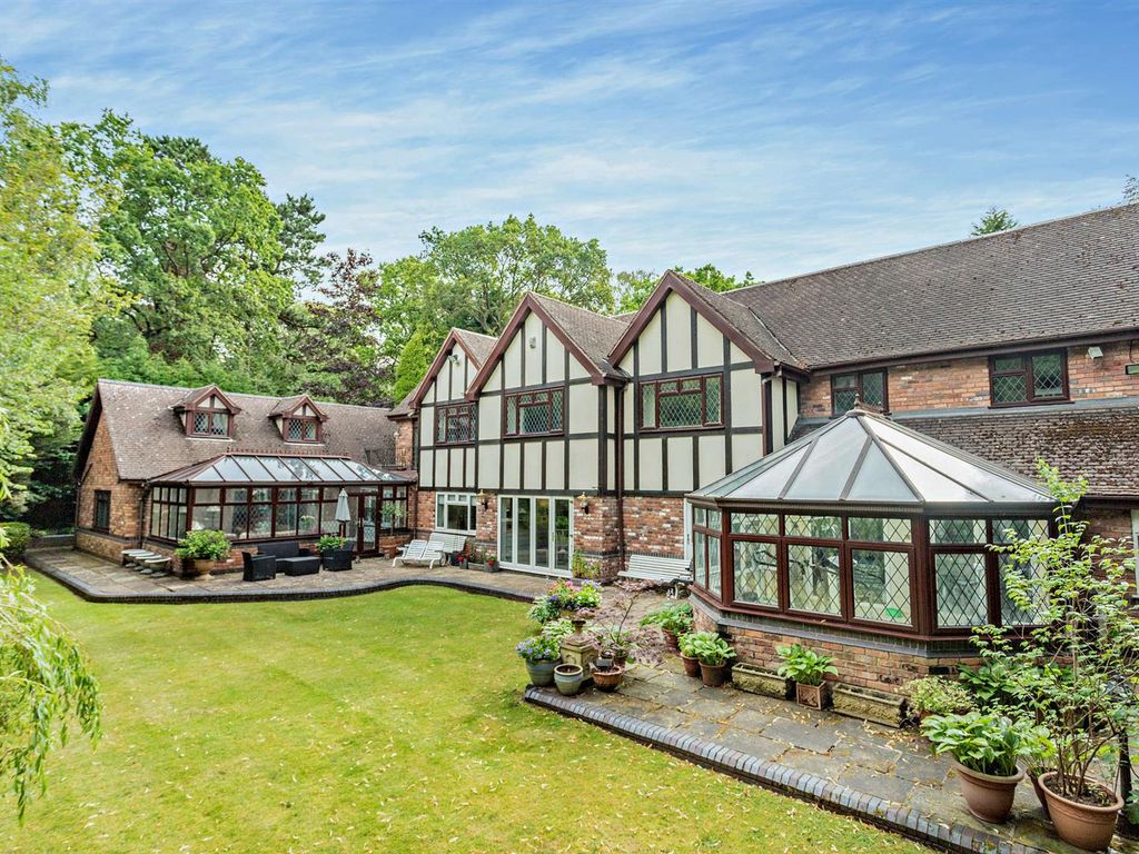 5 bed detached house for sale in Roman Road, Little Aston, Sutton