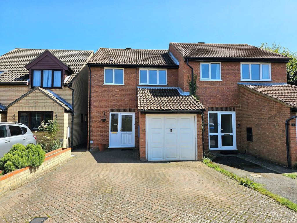 3 bed semidetached house for sale in Ashmead Drive, Hardwick
