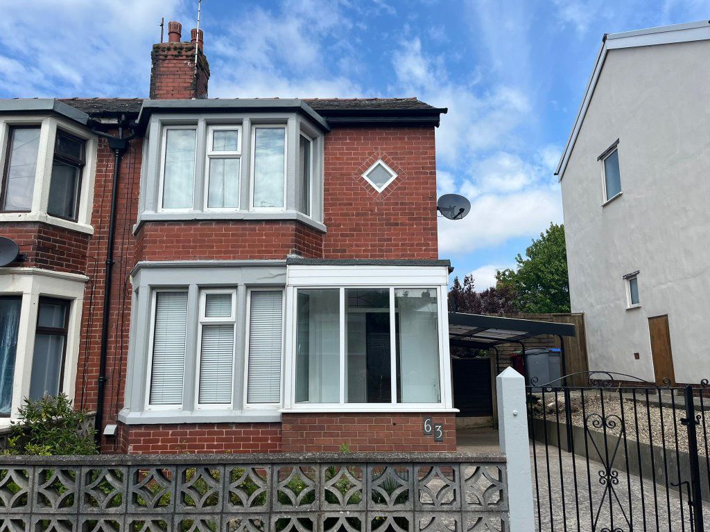 2 bed semidetached house to rent in Bardsway Avenue, Blackpool, Lancashire FY3, £795 pcm Zoopla
