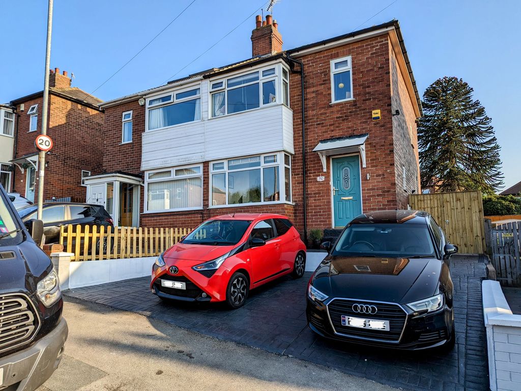 3 bed semidetached house for sale in Calverley Drive, Bramley, Leeds