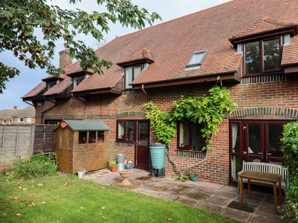 4 bed terraced house for sale in Langtons Court, Sun Lane, Alresford