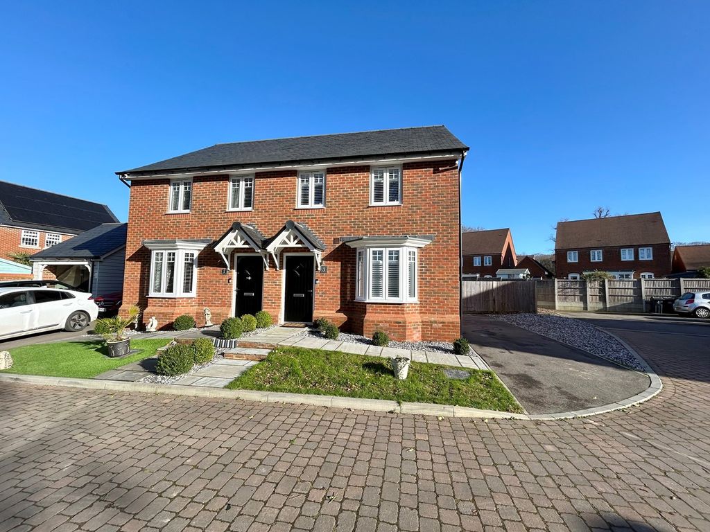 3 bed semidetached house for sale in Nickles Close, Bexhill On Sea