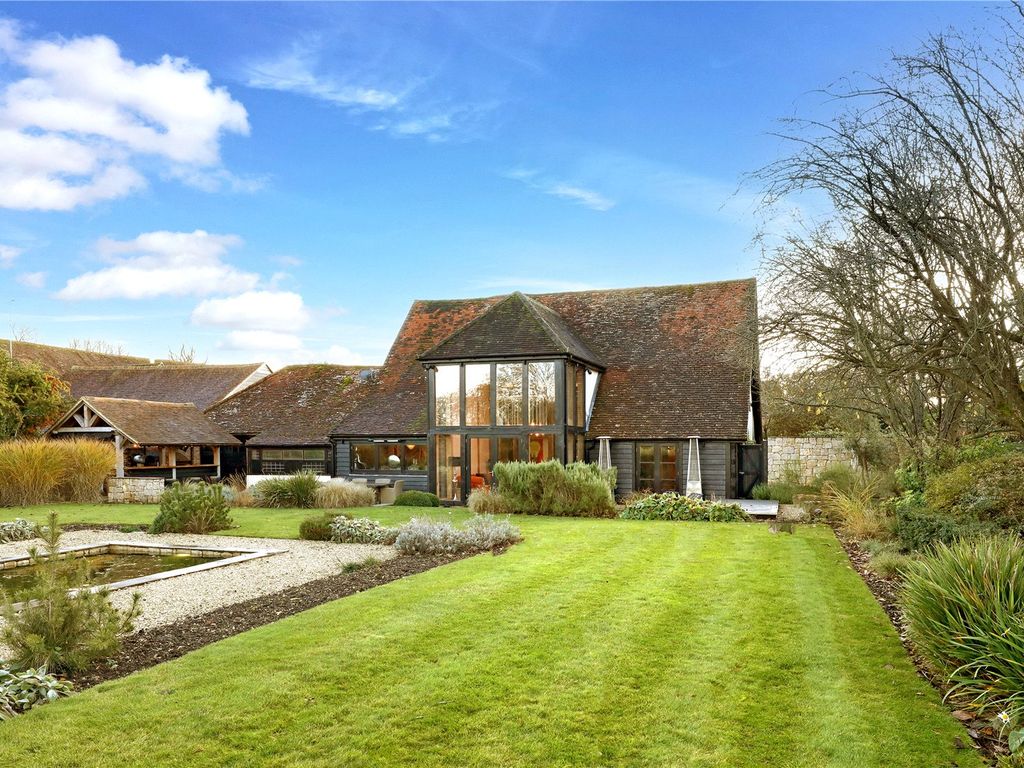 4 bed detached house for sale in Wooburn Common Road, Wooburn Green